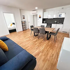  Apartment Modern, New, Next To Metro - Gg13